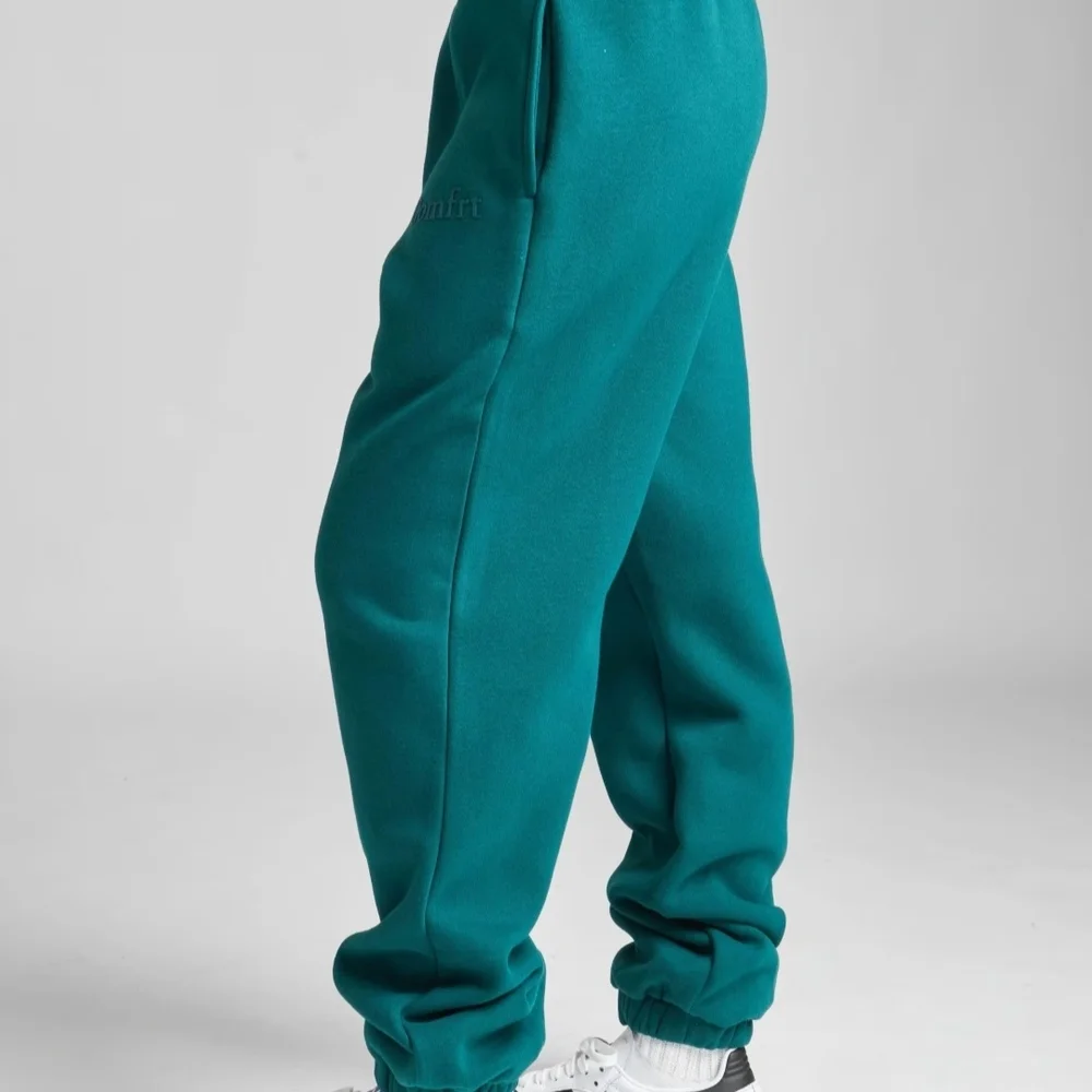 Comfrt Minimalist Sweat Set In Alpine - Picture 2 of 2